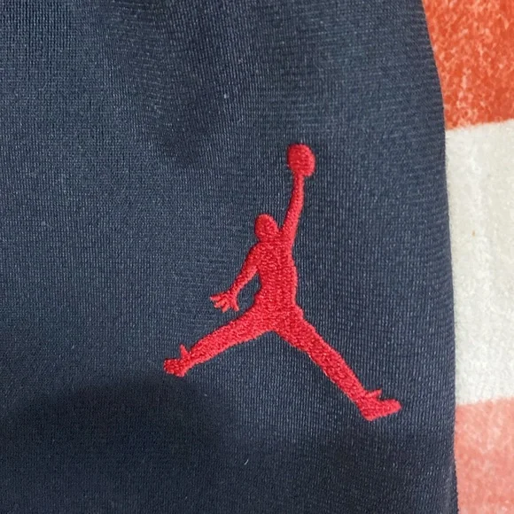 4/$10 Jordan Kids Black Jogger Pants boys medium - Picture 4 of 5